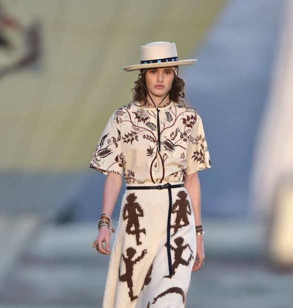 &#x39F; &#x3BF;&#x3AF;&#x3BA;&#x3BF;&#x3C2; Dior &#x3B1;&#x3BD;&#x3B1;&#x3BA;&#x3BF;&#x3AF;&#x3BD;&#x3C9;&#x3C3;&#x3B5; &#x3C0;&#x3C9;&#x3C2; &#x3B8;&#x3B1; &#x3C0;&#x3B1;&#x3C1;&#x3BF;&#x3C5;&#x3C3;&#x3B9;&#x3AC;&#x3C3;&#x3B5;&#x3B9; &#x3B4;&#x3B9;&#x3B1;&#x3B4;&#x3B9;&#x3BA;&#x3C4;&#x3C5;&#x3B1;&#x3BA;&#x3AC; &#x3C4;&#x3B7;&#x3BD; Cruise 2021 &#x3C3;&#x3C5;&#x3BB;&#x3BB;&#x3BF;&#x3B3;&#x3AE; &#x3C4;&#x3BF;&#x3C5;