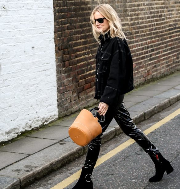 Trend of the week: Vinyl παντελόνι