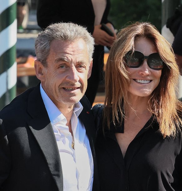 Carla Bruni - Nicolas Sarkozy | &#x397; &#x3C3;&#x3C5;&#x3BD;&#x3AC;&#x3BD;&#x3C4;&#x3B7;&#x3C3;&#x3B7; &#x3BC;&#x3B5; &#x395;&#x3BB;&#x3BB;&#x3B7;&#x3BD;&#x3AF;&#x3B4;&#x3B1; &#x3C3;&#x3C7;&#x3B5;&#x3B4;&#x3B9;&#x3AC;&#x3C3;&#x3C4;&#x3C1;&#x3B9;&#x3B1; &#x3B3;&#x3B9;&#x3B1; &#x3AD;&#x3BD;&#x3B1;&#x3BD; &#x3B3;&#x3BB;&#x3C5;&#x3BA;&#x3CC; &#x3C3;&#x3BA;&#x3BF;&#x3C0;&#x3CC; (&#x3C6;&#x3C9;&#x3C4;&#x3BF;&#x3B3;&#x3C1;&#x3B1;&#x3C6;&#x3AF;&#x3B1;)