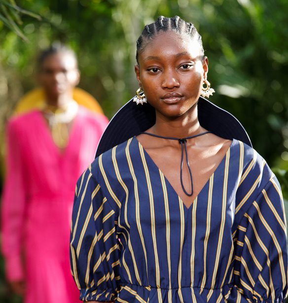 NYFW | &#x3A4;&#x3BF; catwalk &#x3C4;&#x3BF;&#x3C5; Jason Wu, &#x3C4;&#x3B1; live streams &#x3BA;&#x3B1;&#x3B9; &#x3C4;&#x3B1; backstage &#x3C4;&#x3B7;&#x3C2; &#x3C0;&#x3C1;&#x3CE;&#x3C4;&#x3B7;&#x3C2; &#x3BC;&#x3AD;&#x3C1;&#x3B1;&#x3C2;