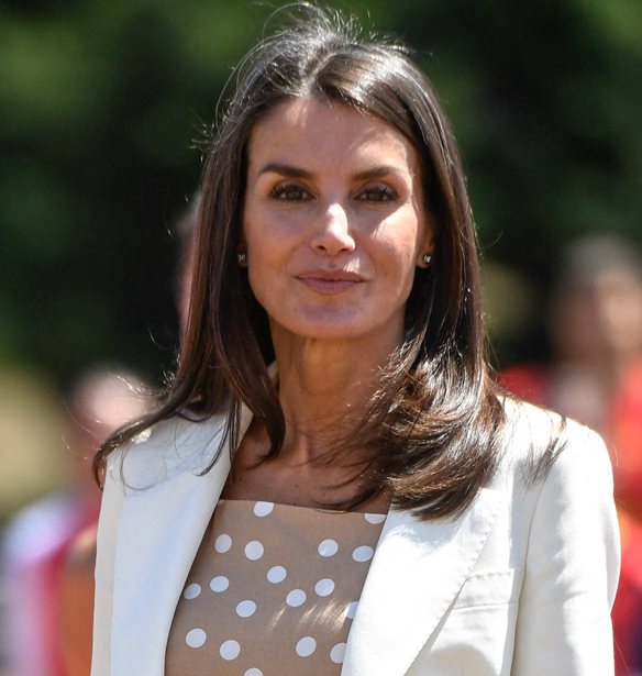 Η βασίλισσα Letizia φόρεσε το ιδανικό κοστούμι για το καλοκαίρι