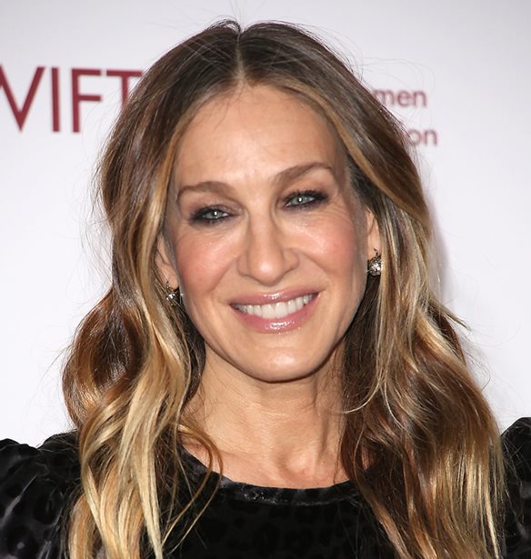 &#x397; Sarah Jessica Parker &#x3B1;&#x3C0;&#x3BF;&#x3BA;&#x3AC;&#x3BB;&#x3C5;&#x3C8;&#x3B5; &#x3AD;&#x3BD;&#x3B1; &#x3C0;&#x3B5;&#x3C1;&#x3B9;&#x3C3;&#x3C4;&#x3B1;&#x3C4;&#x3B9;&#x3BA;&#x3CC; &#x3C3;&#x3B5;&#x3BE;&#x3BF;&#x3C5;&#x3B1;&#x3BB;&#x3B9;&#x3BA;&#x3AE;&#x3C2; &#x3C0;&#x3B1;&#x3C1;&#x3B5;&#x3BD;&#x3CC;&#x3C7;&#x3BB;&#x3B7;&#x3C3;&#x3B7;&#x3C2; &#x3C3;&#x3C4;&#x3BF; Sex &amp; The City
