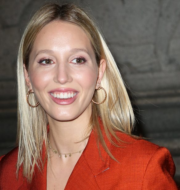 &#x39C;&#x3B1;&#x3C1;&#x3AF;&#x3B1; &#x39F;&#x3BB;&#x3C5;&#x3BC;&#x3C0;&#x3AF;&#x3B1; | &#x3A0;&#x3BF;&#x3B6;&#x3AC;&#x3C1;&#x3B5;&#x3B9; &#x3BC;&#x3B5; girly style &#x3BA;&#x3B1;&#x3B9; &#x3C6;&#x3CC;&#x3BD;&#x3C4;&#x3BF; &#x3C4;&#x3B7;&#x3BD; &#x391;&#x3BA;&#x3C1;&#x3CC;&#x3C0;&#x3BF;&#x3BB;&#x3B7;