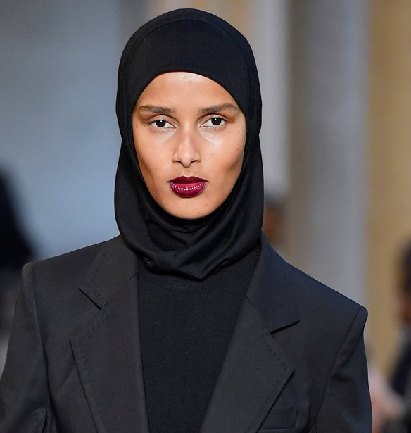 Rawdah Mohamed | &#x3A4;&#x3BF; &#x3BC;&#x3BF;&#x3BD;&#x3C4;&#x3AD;&#x3BB;&#x3BF; &#x3C0;&#x3BF;&#x3C5; &#x3BE;&#x3B5;&#x3BA;&#x3AF;&#x3BD;&#x3B7;&#x3C3;&#x3B5; &#x3C4;&#x3B7;&#x3BD; &#x3BA;&#x3B1;&#x3BC;&#x3C0;&#x3AC;&#x3BD;&#x3B9;&#x3B1; #HandsOffMyHijab