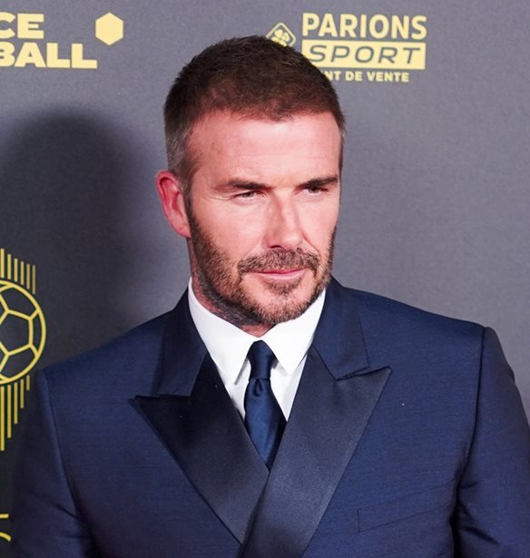 &#x39F; David Beckham &#x3B1;&#x3B3;&#x3B1;&#x3C0;&#x3AC; &#x3C4;&#x3B9;&#x3C2; &#x3B3;&#x3C5;&#x3BD;&#x3B1;&#x3AF;&#x3BA;&#x3B5;&#x3C2; &#x3BA;&#x3B1;&#x3B9; &#x3C4;&#x3BF; &#x3BC;&#x3AE;&#x3BD;&#x3C5;&#x3BC;&#x3AC; &#x3C4;&#x3BF;&#x3C5; &#x3B3;&#x3B9;&#x3B1; &#x3C4;&#x3B7;&#x3BD; &#x3A0;&#x3B1;&#x3B3;&#x3BA;&#x3CC;&#x3C3;&#x3BC;&#x3B9;&#x3B1; &#x397;&#x3BC;&#x3AD;&#x3C1;&#x3B1; &#x3C4;&#x3BF;&#x3C5;&#x3C2; &#x3C4;&#x3BF; &#x3B5;&#x3C0;&#x3B9;&#x3B2;&#x3B5;&#x3B2;&#x3B1;&#x3B9;&#x3CE;&#x3BD;&#x3B5;&#x3B9;