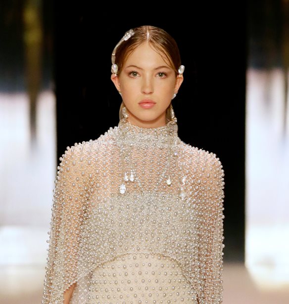 Fendi S/S 21 | &#x3A4;&#x3B1; hairstyles-&#x3CC;&#x3BD;&#x3B5;&#x3B9;&#x3C1;&#x3BF; &#x3C4;&#x3C9;&#x3BD; &#x3BC;&#x3BF;&#x3BD;&#x3C4;&#x3AD;&#x3BB;&#x3C9;&#x3BD;