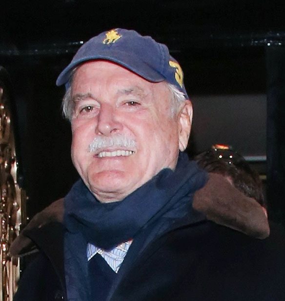 &#x39F; John Cleese &#x3C4;&#x3C9;&#x3BD; Monty Python &#x3AD;&#x3C1;&#x3C7;&#x3B5;&#x3C4;&#x3B1;&#x3B9; &#x3B3;&#x3B9;&#x3B1; &#x3C0;&#x3C1;&#x3CE;&#x3C4;&#x3B7; &#x3C6;&#x3BF;&#x3C1;&#x3AC; &#x3C3;&#x3C4;&#x3B7;&#x3BD; &#x391;&#x3B8;&#x3AE;&#x3BD;&#x3B1;