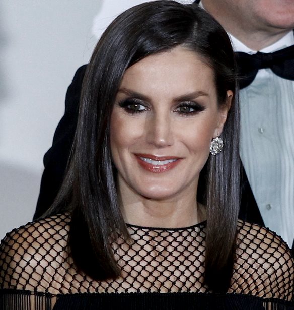 &#x397; &#x3B2;&#x3B1;&#x3C3;&#x3AF;&#x3BB;&#x3B9;&#x3C3;&#x3C3;&#x3B1; Letizia &#x3BC;&#x3B5; &#x3BC;&#x3B1;&#x3CD;&#x3C1;&#x3BF; &#x3C6;&#x3CC;&#x3C1;&#x3B5;&#x3BC;&#x3B1; &#x3C0;&#x3B9;&#x3BF; &#x3B5;&#x3BD;&#x3C4;&#x3C5;&#x3C0;&#x3C9;&#x3C3;&#x3B9;&#x3B1;&#x3BA;&#x3AE; &#x3B1;&#x3C0;&#x3CC; &#x3C0;&#x3BF;&#x3C4;&#x3AD;