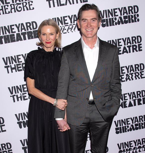 &#x3A0;&#x3B1;&#x3BD;&#x3C4;&#x3C1;&#x3B5;&#x3CD;&#x3C4;&#x3B7;&#x3BA;&#x3B1;&#x3BD; &#x3B7; Naomi Watts &#x3BC;&#x3B5; &#x3C4;&#x3BF;&#x3BD; Billy Crudup;