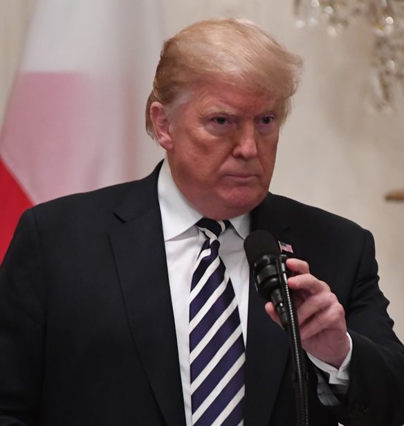 O Donald Trump &#x3B1;&#x3C0;&#x3AC;&#x3BD;&#x3C4;&#x3B7;&#x3C3;&#x3B5; &#x3C3;&#x3C4;&#x3B9;&#x3C2; &#x3C0;&#x3BF;&#x3BB;&#x3B9;&#x3C4;&#x3B9;&#x3BA;&#x3AD;&#x3C2; &#x3B4;&#x3B7;&#x3BB;&#x3CE;&#x3C3;&#x3B5;&#x3B9;&#x3C2; &#x3C4;&#x3B7;&#x3C2; Taylor Swift