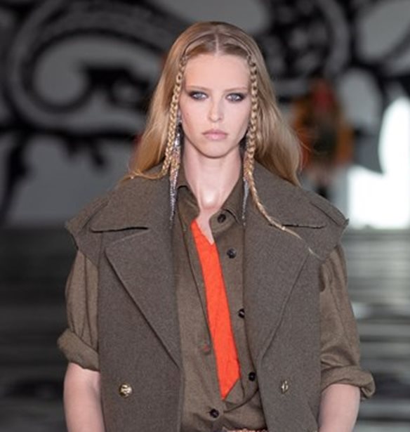 MFW | T&#x3BF; &#x3C7;&#x3C4;&#x3AD;&#x3BD;&#x3B9;&#x3C3;&#x3BC;&#x3B1; &#x3B1;&#x3C0;&#x3CC; &#x3C4;&#x3B1; catwalks &#x3C0;&#x3BF;&#x3C5; &#x3B8;&#x3B1; &#x3BA;&#x3AC;&#x3BD;&#x3B5;&#x3B9;&#x3C2; &#x3BE;&#x3B1;&#x3BD;&#x3AC; &#x3BA;&#x3B1;&#x3B9; &#x3BE;&#x3B1;&#x3BD;&#x3AC;