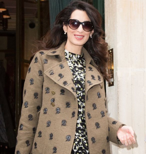 H Amal Clooney &#x3AD;&#x3C7;&#x3B5;&#x3B9; &#x3BC;&#x3B9;&#x3B1; edgy &#x3B5;&#x3BA;&#x3B4;&#x3BF;&#x3C7;&#x3AE; &#x3B3;&#x3B9;&#x3B1; &#x3C4;&#x3B7;&#x3BD; &#x3BA;&#x3BB;&#x3B1;&#x3C3;&#x3B9;&#x3BA;&#x3AE; &#x3BA;&#x3B1;&#x3BC;&#x3C0;&#x3B1;&#x3C1;&#x3BD;&#x3C4;&#x3AF;&#x3BD;&#x3B1; &#x3C4;&#x3B7;&#x3C2; &#x3AC;&#x3BD;&#x3BF;&#x3B9;&#x3BE;&#x3B7;&#x3C2;