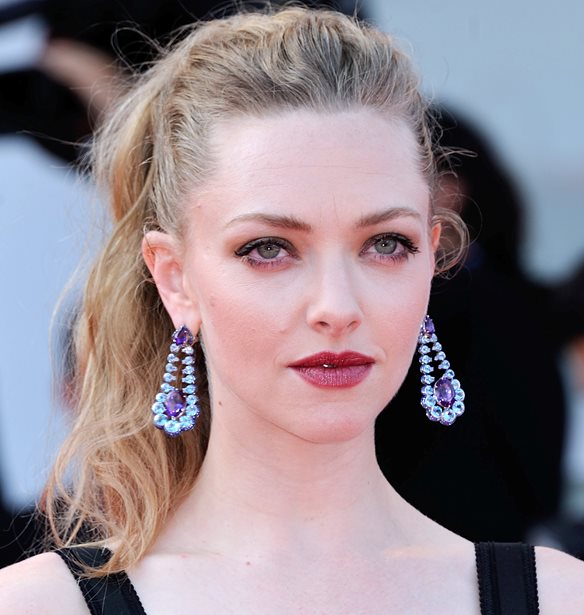 Amanda Seyfried: &#x397; &#x3C3;&#x3C5;&#x3BC;&#x3B2;&#x3BF;&#x3C5;&#x3BB;&#x3AE; &#x3C4;&#x3B7;&#x3C2; &#x3C3;&#x3C4;&#x3B9;&#x3C2; &#x3B3;&#x3C5;&#x3BD;&#x3B1;&#x3AF;&#x3BA;&#x3B5;&#x3C2; &#x3C0;&#x3BF;&#x3C5; &#x3B4;&#x3BF;&#x3C5;&#x3BB;&#x3B5;&#x3CD;&#x3BF;&#x3C5;&#x3BD; &#x3BC;&#x3B5; &#x3C4;&#x3BF;&#x3C5;&#x3C2; &#x3C0;&#x3C1;&#x3CE;&#x3B7;&#x3BD; &#x3C4;&#x3BF;&#x3C5;&#x3C2;