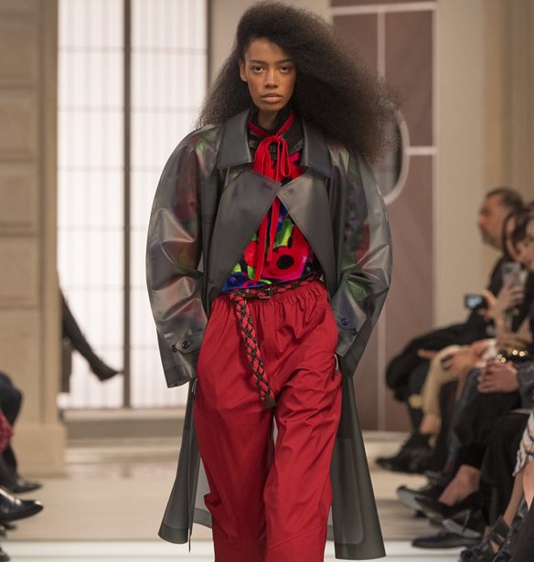 Louis Vuitton Fall - Winter 2025 | &#x39C;&#x3AF;&#x3B1; &#x3C9;&#x3B4;&#x3AE; &#x3C3;&#x3C4;&#x3B1; &#x3C4;&#x3B1;&#x3BE;&#x3AF;&#x3B4;&#x3B9;&#x3B1;