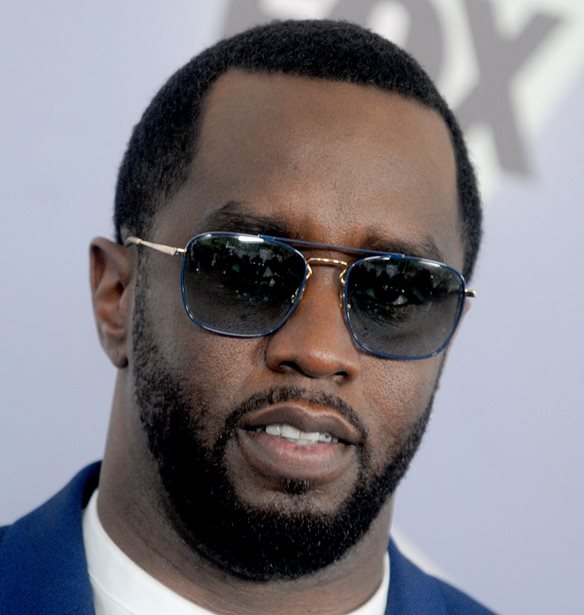 P. Diddy | &#x3A0;&#x3BF;&#x3CD; &#x3B2;&#x3C1;&#x3AF;&#x3C3;&#x3BA;&#x3BF;&#x3BD;&#x3C4;&#x3B1;&#x3B9; &#x3BA;&#x3B1;&#x3B9; &#x3C4;&#x3B9; &#x3BB;&#x3AD;&#x3BD;&#x3B5; &#x3C3;&#x3AE;&#x3BC;&#x3B5;&#x3C1;&#x3B1; &#x3C4;&#x3B1; &#x3B5;&#x3C0;&#x3C4;&#x3AC; &#x3C0;&#x3B1;&#x3B9;&#x3B4;&#x3B9;&#x3AC; &#x3C4;&#x3BF;&#x3C5;, &#x3BB;&#x3AF;&#x3B3;&#x3B5;&#x3C2; &#x3B7;&#x3BC;&#x3AD;&#x3C1;&#x3B5;&#x3C2; &#x3BC;&#x3B5;&#x3C4;&#x3AC; &#x3C4;&#x3BF; &#x3C3;&#x3BA;&#x3AC;&#x3BD;&#x3B4;&#x3B1;&#x3BB;&#x3BF;