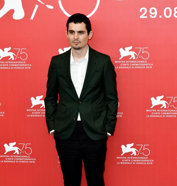 First Man: &#x397; &#x3B9;&#x3C3;&#x3C4;&#x3BF;&#x3C1;&#x3B9;&#x3BA;&#x3AE; &#x3C3;&#x3C4;&#x3B9;&#x3BC;&#x3AE; &#x3C0;&#x3BF;&#x3C5; &#x3C0;&#x3B1;&#x3C1;&#x3AD;&#x3BB;&#x3B5;&#x3B9;&#x3C8;&#x3B5; &#x3BF; Damien Chazelle &#x3C3;&#x3C4;&#x3B7;&#x3BD; &#x3C4;&#x3B1;&#x3B9;&#x3BD;&#x3AF;&#x3B1;