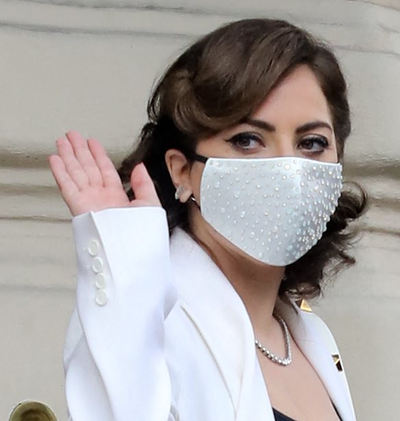 Lady Gaga | &#x397; &#x3B4;&#x3C1;&#x3B1;&#x3C3;&#x3C4;&#x3B9;&#x3BA;&#x3AE; &#x3B1;&#x3BB;&#x3BB;&#x3B1;&#x3B3;&#x3AE; &#x3C3;&#x3C4;&#x3BF; look &#x3C4;&#x3B7;&#x3C2;