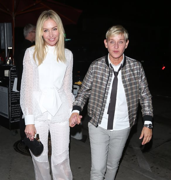 Portia de Rossi: &#x391;&#x3C0;&#x3B1;&#x3BD;&#x3C4;&#x3AC;&#x3B5;&#x3B9; &#x3C3;&#x3C4;&#x3B9;&#x3C2; &#x3C6;&#x3AE;&#x3BC;&#x3B5;&#x3C2; &#x3C7;&#x3C9;&#x3C1;&#x3B9;&#x3C3;&#x3BC;&#x3BF;&#x3CD; &#x3B1;&#x3C0;&#x3CC; &#x3C4;&#x3B7;&#x3BD; Ellen DeGeneres