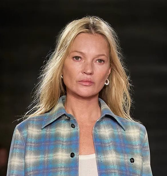 Kate Moss | &#x3A6;&#x3CC;&#x3C1;&#x3B5;&#x3C3;&#x3B5; &#x3BC;&#x3B9;&#x3B1; &#x3B1;&#x3C0;&#x3CC; &#x3C4;&#x3B9;&#x3C2; &#x3BC;&#x3B5;&#x3B3;&#x3B1;&#x3BB;&#x3CD;&#x3C4;&#x3B5;&#x3C1;&#x3B5;&#x3C2; &#x3C4;&#x3AC;&#x3C3;&#x3B5;&#x3B9;&#x3C2; &#x3C4;&#x3B7;&#x3C2; &#x3C3;&#x3B5;&#x3B6;&#x3CC;&#x3BD; &#x3C3;&#x3C4;&#x3B7;&#x3BD; &#x395;&#x3B2;&#x3B4;&#x3BF;&#x3BC;&#x3AC;&#x3B4;&#x3B1; &#x39C;&#x3CC;&#x3B4;&#x3B1;&#x3C2; &#x3C4;&#x3BF;&#x3C5; &#x3A0;&#x3B1;&#x3C1;&#x3B9;&#x3C3;&#x3B9;&#x3BF;&#x3CD;
