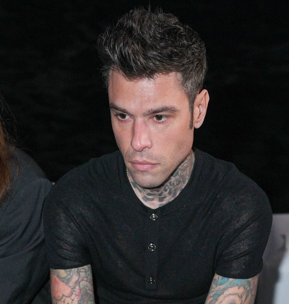 Fedez | &#x397; &#x3C0;&#x3C1;&#x3CE;&#x3C4;&#x3B7; &#x3B5;&#x3BC;&#x3C6;&#x3AC;&#x3BD;&#x3B9;&#x3C3;&#x3B7; &#x3BC;&#x3B5;&#x3C4;&#x3AC; &#x3C4;&#x3B7;&#x3BD; &#x3B5;&#x3AF;&#x3B4;&#x3B7;&#x3C3;&#x3B7; &#x3C4;&#x3BF;&#x3C5; &#x3C7;&#x3C9;&#x3C1;&#x3B9;&#x3C3;&#x3BC;&#x3BF;&#x3CD; &#x3BC;&#x3B5; &#x3C4;&#x3B7;&#x3BD; Chiara Ferragni
