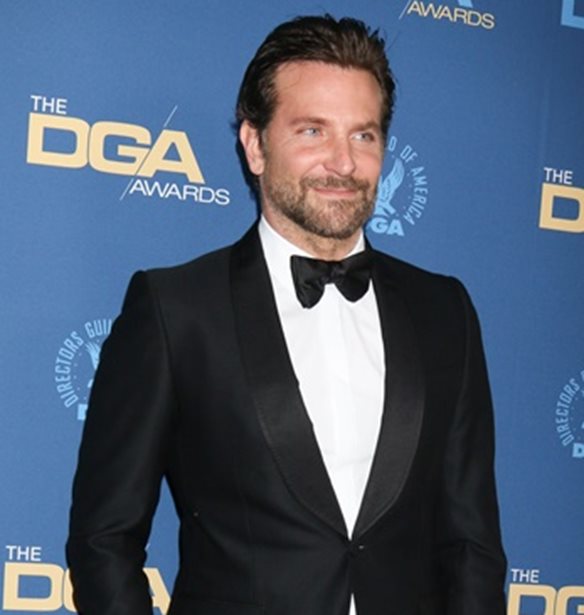 &#x39F; Bradley Cooper &#x3C0;&#x3B5;&#x3C1;&#x3C0;&#x3B1;&#x3C4;&#x3AC; &#x3C3;&#x3C4;&#x3BF;&#x3C5;&#x3C2; &#x3B4;&#x3C1;&#x3CC;&#x3BC;&#x3BF;&#x3C5;&#x3C2; &#x3C4;&#x3B7;&#x3C2; &#x39D;&#x3AD;&#x3B1;&#x3C2; &#x3A5;&#x3CC;&#x3C1;&#x3BA;&#x3B7;&#x3C2; &#x3C6;&#x3BF;&#x3C1;&#x3CE;&#x3BD;&#x3C4;&#x3B1;&#x3C2; &#x3C4;&#x3B7; &#x3C1;&#x3BF;&#x3B6; &#x3BA;&#x3BF;&#x3C1;&#x3B4;&#x3AD;&#x3BB;&#x3B1; &#x3C4;&#x3B7;&#x3C2; &#x3BA;&#x3CC;&#x3C1;&#x3B7;&#x3C2; &#x3C4;&#x3BF;&#x3C5;