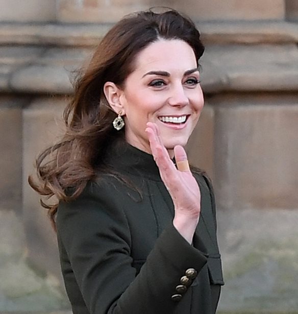 &#x397; Kate Middleton &#x3BA;&#x3B1;&#x3C4;&#x3AC;&#x3C6;&#x3B5;&#x3C1;&#x3B5; &#x3BD;&#x3B1; &quot;&#x3B5;&#x3BE;&#x3B1;&#x3C6;&#x3B1;&#x3BD;&#x3AF;&#x3C3;&#x3B5;&#x3B9;&quot; &#x3C4;&#x3BF;&#x3C5;&#x3C2; &#x3C0;&#x3B1;&#x3C0;&#x3B1;&#x3C1;&#x3AC;&#x3C4;&#x3C3;&#x3B9; &#x3B1;&#x3C0;&#x3CC; &#x3C4;&#x3B7; &#x3B6;&#x3C9;&#x3AE; &#x3C4;&#x3B7;&#x3C2;