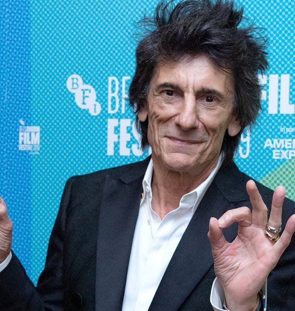 Ronnie Wood | &#x39F; &#x3BA;&#x3B9;&#x3B8;&#x3B1;&#x3C1;&#x3AF;&#x3C3;&#x3C4;&#x3B1;&#x3C2; &#x3C4;&#x3C9;&#x3BD; Rolling Stones &#x3BD;&#x3AF;&#x3BA;&#x3B7;&#x3C3;&#x3B5; &#x3B3;&#x3B9;&#x3B1; &#x3B4;&#x3B5;&#x3CD;&#x3C4;&#x3B5;&#x3C1;&#x3B7; &#x3C6;&#x3BF;&#x3C1;&#x3AC; &#x3C4;&#x3BF;&#x3BD; &#x3BA;&#x3B1;&#x3C1;&#x3BA;&#x3AF;&#x3BD;&#x3BF;