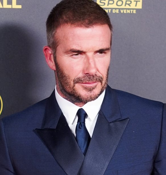 O David Beckham &#x3BC;&#x3BF;&#x3B9;&#x3C1;&#x3AC;&#x3C3;&#x3C4;&#x3B7;&#x3BA;&#x3B5; &#x3BC;&#x3B9;&#x3B1; &#x3C3;&#x3B7;&#x3BC;&#x3B1;&#x3BD;&#x3C4;&#x3B9;&#x3BA;&#x3AE; &#x3C3;&#x3C4;&#x3B9;&#x3B3;&#x3BC;&#x3AE; &#x3B3;&#x3B9;&#x3B1; &#x3C4;&#x3BF; &#x3C3;&#x3C0;&#x3AF;&#x3C4;&#x3B9; &#x3C4;&#x3BF;&#x3C5;&#x3C2;