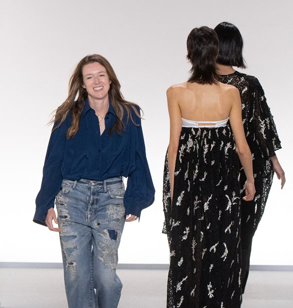 &#x397; Clare Waight Keller &#x3B5;&#x3AF;&#x3BD;&#x3B1;&#x3B9; &#x3B7; &#x3BD;&#x3AD;&#x3B1; creative director &#x3C4;&#x3B7;&#x3C2; Uniqlo
