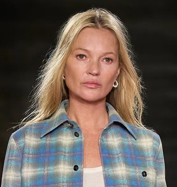 &#x397; &#x3C3;&#x3C9;&#x3C3;&#x3AF;&#x3B1;&#x3C2; &#x3C4;&#x3B7;&#x3C2; Kate Moss &#x3C0;&#x3BF;&#x3C5; &#x3C4;&#x3BF;&#x3C5;&#x3C2; &#x3BC;&#x3C0;&#x3AD;&#x3C1;&#x3B4;&#x3B5;&#x3C8;&#x3B5; &#x3CC;&#x3BB;&#x3BF;&#x3C5;&#x3C2; &#x3C3;&#x3C4;&#x3B7;&#x3BD; &#x395;&#x3B2;&#x3B4;&#x3BF;&#x3BC;&#x3AC;&#x3B4;&#x3B1; &#x39C;&#x3CC;&#x3B4;&#x3B1;&#x3C2;