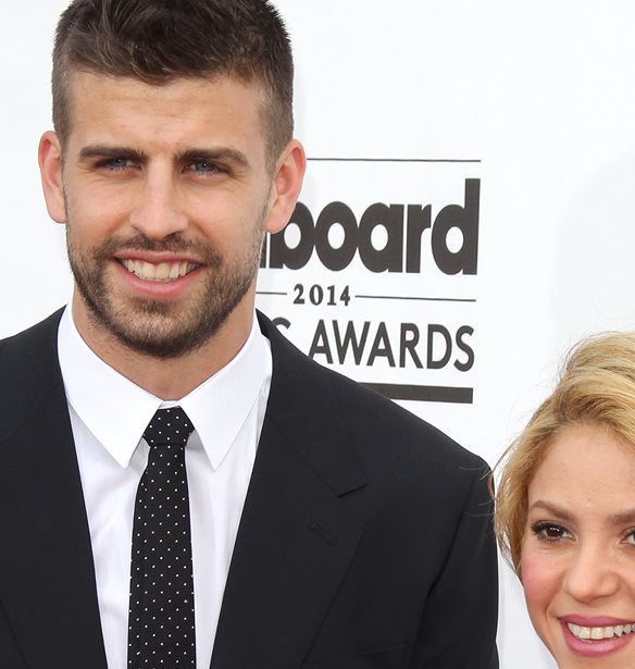 &#x3A0;&#x3CE;&#x3C2; &#x3B7; Shakira &#x3B1;&#x3BD;&#x3B1;&#x3BA;&#x3AC;&#x3BB;&#x3C5;&#x3C8;&#x3B5; &#x3CC;&#x3C4;&#x3B9; &#x3BF; Piqu&#xE9; &#x3C4;&#x3B7;&#x3BD; &#x3B1;&#x3C0;&#x3B1;&#x3C4;&#x3AC; &#x3C7;&#x3AC;&#x3C1;&#x3B7; &#x3C3;&#x3B5; &#x3AD;&#x3BD;&#x3B1; &#x3B2;&#x3AC;&#x3B6;&#x3BF; &#x3BC;&#x3B5; &#x3BC;&#x3B1;&#x3C1;&#x3BC;&#x3B5;&#x3BB;&#x3AC;&#x3B4;&#x3B1;