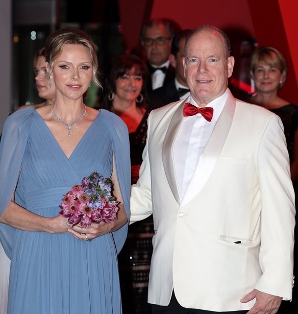 Red Cross 2025 | &#x395;&#x3BD;&#x3C4;&#x3C5;&#x3C0;&#x3C9;&#x3C3;&#x3AF;&#x3B1;&#x3C3;&#x3B1;&#x3BD; &#x3BF;&#x3B9; &#x3B5;&#x3BC;&#x3C6;&#x3B1;&#x3BD;&#x3AF;&#x3C3;&#x3B5;&#x3B9;&#x3C2; &#x3C4;&#x3C9;&#x3BD; royals &#x3C4;&#x3BF;&#x3C5; &#x39C;&#x3BF;&#x3BD;&#x3B1;&#x3BA;&#x3CC; &#x3C3;&#x3C4;&#x3BF; &#x3C6;&#x3B9;&#x3BB;&#x3B1;&#x3BD;&#x3B8;&#x3C1;&#x3C9;&#x3C0;&#x3B9;&#x3BA;&#x3CC; gala