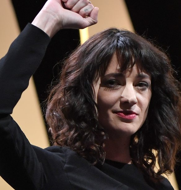 &#x3A4;&#x3BF; CNN &#x3B1;&#x3C0;&#x3BF;&#x3C3;&#x3CD;&#x3C1;&#x3B5;&#x3B9; &#x3C4;&#x3B1; &#x3B5;&#x3C0;&#x3B5;&#x3B9;&#x3C3;&#x3CC;&#x3B4;&#x3B9;&#x3B1; &#x3C4;&#x3B7;&#x3C2; &#x3C3;&#x3B5;&#x3B9;&#x3C1;&#x3AC;&#x3C2; &#x27;&#x27;Parts Unknown&#x27;&#x27; &#x3C3;&#x3C4;&#x3B1; &#x3BF;&#x3C0;&#x3BF;&#x3AF;&#x3B1; &#x3B5;&#x3BC;&#x3C6;&#x3B1;&#x3BD;&#x3AF;&#x3B6;&#x3B5;&#x3C4;&#x3B1;&#x3B9; &#x3B7; Asia Argento