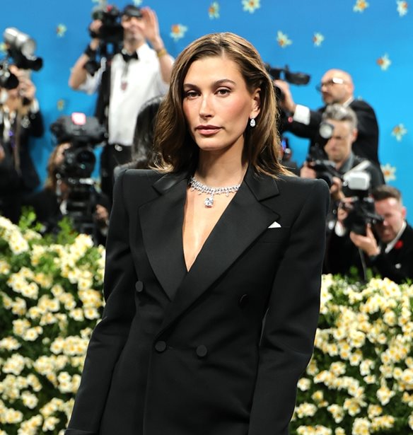 &#x397; &#x3AD;&#x3BE;&#x3BF;&#x3B4;&#x3BF;&#x3C2; &#x3C4;&#x3B7;&#x3C2; Hailey Bieber &#x3C7;&#x3C9;&#x3C1;&#x3AF;&#x3C2; &#x3C4;&#x3BF;&#x3BD; Justin &#x3BC;&#x3B5;&#x3C4;&#x3AC; &#x3C4;&#x3B7;&#x3BD; &#x3C5;&#x3C0;&#x3BF;&#x3B3;&#x3C1;&#x3B1;&#x3C6;&#x3AE; &#x3C3;&#x3C5;&#x3BC;&#x3C6;&#x3C9;&#x3BD;&#x3AF;&#x3B1;&#x3C2; &#x3B4;&#x3B9;&#x3C3;&#x3B5;&#x3BA;&#x3B1;&#x3C4;&#x3BF;&#x3BC;&#x3BC;&#x3C5;&#x3C1;&#x3AF;&#x3C9;&#x3BD; &#x3B4;&#x3BF;&#x3BB;&#x3B1;&#x3C1;&#x3AF;&#x3C9;&#x3BD;
