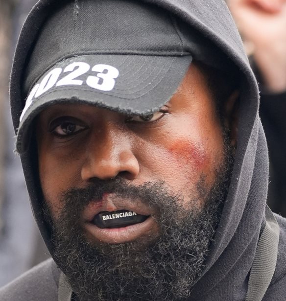 Kanye West | &#x397; &#x3B1;&#x3BD;&#x3B1;&#x3C0;&#x3AC;&#x3BD;&#x3C4;&#x3B5;&#x3C7;&#x3B7; &#x3B5;&#x3BC;&#x3C6;&#x3AC;&#x3BD;&#x3B9;&#x3C3;&#x3B7; &#x3C4;&#x3BF;&#x3C5; &#x3C1;&#x3AC;&#x3C0;&#x3B5;&#x3C1; &#x3C3;&#x3C4;&#x3B7;&#x3BD; &#x3C0;&#x3B1;&#x3C3;&#x3B1;&#x3C1;&#x3AD;&#x3BB;&#x3B1; &#x3C4;&#x3BF;&#x3C5; &#x3BF;&#x3AF;&#x3BA;&#x3BF;&#x3C5; Balenciaga