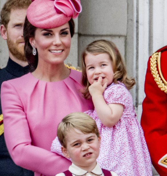 Kate Middleton: &#x391;&#x3C0;&#x3BF;&#x3BA;&#x3AC;&#x3BB;&#x3C5;&#x3C8;&#x3B5; &#x3BC;&#x3AF;&#x3B1; &#x3B1;&#x3B3;&#x3B1;&#x3C0;&#x3B7;&#x3BC;&#x3AD;&#x3BD;&#x3B7; &#x3B1;&#x3C3;&#x3C7;&#x3BF;&#x3BB;&#x3AF;&#x3B1; &#x3C4;&#x3C9;&#x3BD; &#x3C0;&#x3B1;&#x3B9;&#x3B4;&#x3B9;&#x3CE;&#x3BD; &#x3C4;&#x3B7;&#x3C2;