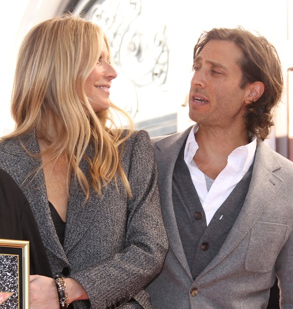 Gwyneth Paltrow &amp; Brad Falchuk: &#x39C;&#x3B5; &#x3AF;&#x3B4;&#x3B9;&#x3BF; outfit &#x3C3;&#x3C4;&#x3BF; &#x3BA;&#x3CC;&#x3BA;&#x3BA;&#x3B9;&#x3BD;&#x3BF; &#x3C7;&#x3B1;&#x3BB;&#x3AF;
