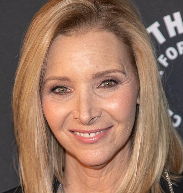 Lisa Kudrow | &#x397; &#x3B9;&#x3C3;&#x3C4;&#x3BF;&#x3C1;&#x3AF;&#x3B1; &#x3C0;&#x3AF;&#x3C3;&#x3C9; &#x3B1;&#x3C0;&#x3CC; &#x3C4;&#x3B7;&#x3BD; &#x3B5;&#x3C1;&#x3BC;&#x3B7;&#x3BD;&#x3B5;&#x3AF;&#x3B1; &#x3C4;&#x3BF;&#x3C5; &quot;Smelly Cat&quot; &#x3C3;&#x3C4;&#x3BF; Friends Reunion