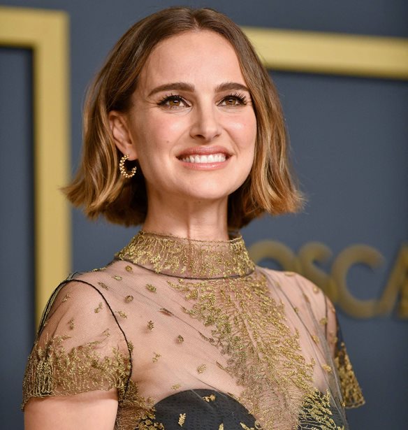 Natalie Portman | &#x3A3;&#x3C4;&#x3B1;&#x3BC;&#x3AC;&#x3C4;&#x3B7;&#x3C3;&#x3B1;&#x3BD; &#x3C4;&#x3B1; &#x3B3;&#x3C5;&#x3C1;&#x3AF;&#x3C3;&#x3BC;&#x3B1;&#x3C4;&#x3B1; &#x3C4;&#x3B7;&#x3C2; &#x3BD;&#x3AD;&#x3B1;&#x3C2; &#x3C4;&#x3B7;&#x3C2; &#x3C3;&#x3B5;&#x3B9;&#x3C1;&#x3AC;&#x3C2; &#x3BC;&#x3B5;&#x3C4;&#x3AC; &#x3B1;&#x3C0;&#x3CC; &#x3B1;&#x3C0;&#x3B5;&#x3B9;&#x3BB;&#x3AD;&#x3C2; &#x3B3;&#x3B9;&#x3B1; &#x3C0;&#x3C5;&#x3C1;&#x3BF;&#x3B2;&#x3BF;&#x3BB;&#x3B9;&#x3C3;&#x3BC;&#x3BF;&#x3CD;&#x3C2;