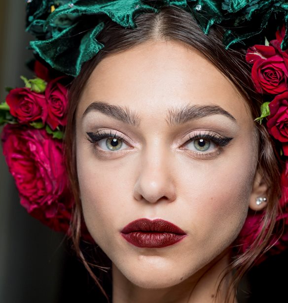 Dolce&amp;Gabbana Alta Moda: &#x3A0;&#x3CE;&#x3C2; &#x3BD;&#x3B1; &#x3C0;&#x3B5;&#x3C4;&#x3CD;&#x3C7;&#x3B5;&#x3B9;&#x3C2; &#x3C4;&#x3BF; &#x3C0;&#x3B9;&#x3BF; &#x3C3;&#x3AD;&#x3BE;&#x3B9; beauty look &#x3C4;&#x3C9;&#x3BD; catwalks