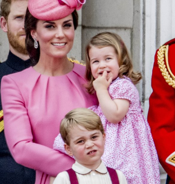 George &amp; Charlotte: &#x3A0;&#x3CE;&#x3C2; &#x3B1;&#x3C5;&#x3C4;&#x3AC; &#x3C4;&#x3B1; &#x3A7;&#x3C1;&#x3B9;&#x3C3;&#x3C4;&#x3BF;&#x3CD;&#x3B3;&#x3B5;&#x3BD;&#x3BD;&#x3B1; &quot;&#x27;&#x3AD;&#x3C3;&#x3C0;&#x3B1;&#x3C3;&#x3B1;&#x3BD;&quot; &#x3C4;&#x3BF; &#x3B2;&#x3B1;&#x3C3;&#x3B9;&#x3BB;&#x3B9;&#x3BA;&#x3CC; &#x3C0;&#x3C1;&#x3C9;&#x3C4;&#x3CC;&#x3BA;&#x3BF;&#x3BB;&#x3BB;&#x3BF;