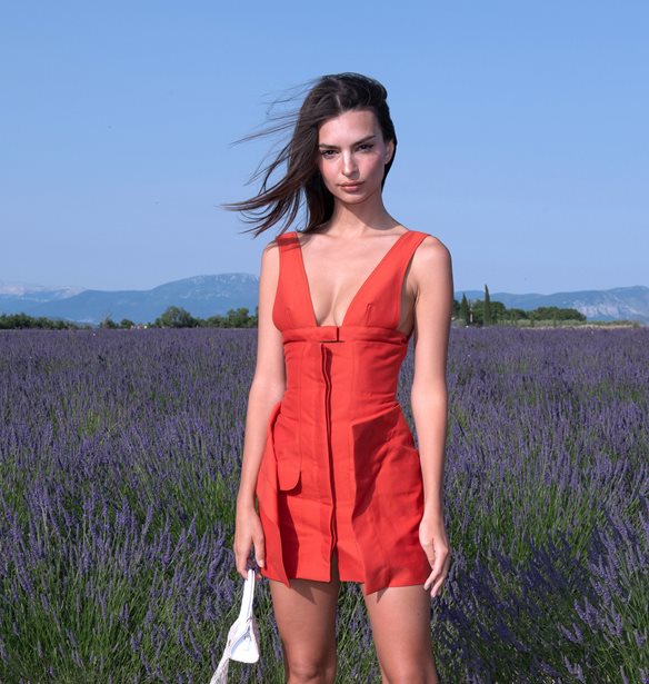 &#x3A0;&#x3BF;&#x3CD; &#x3B5;&#x3BD;&#x3C4;&#x3CC;&#x3C0;&#x3B9;&#x3C3;&#x3B5; &#x3BF; &#x3C6;&#x3C9;&#x3C4;&#x3BF;&#x3B3;&#x3C1;&#x3B1;&#x3C6;&#x3B9;&#x3BA;&#x3CC;&#x3C2; &#x3C6;&#x3B1;&#x3BA;&#x3CC;&#x3C2; &#x3C4;&#x3B7;&#x3BD; Emily Ratajkowski;