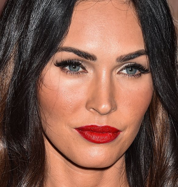 &#x397; Megan Fox &#x3B5;&#x3BA;&#x3B4;&#x3AF;&#x3B4;&#x3B5;&#x3B9; &#x3B2;&#x3B9;&#x3B2;&#x3BB;&#x3AF;&#x3BF; &#x3BC;&#x3B5; &#x3C0;&#x3BF;&#x3B9;&#x3AE;&#x3BC;&#x3B1;&#x3C4;&#x3B1; &#x3B3;&#x3B9;&#x3B1; &#x3C4;&#x3B9;&#x3C2; &#x3AC;&#x3C3;&#x3C7;&#x3B7;&#x3BC;&#x3B5;&#x3C2; &#x3B5;&#x3BC;&#x3C0;&#x3B5;&#x3B9;&#x3C1;&#x3AF;&#x3B5;&#x3C2; &#x3C4;&#x3B7;&#x3C2; &#x3BC;&#x3B5; &#x3C4;&#x3BF;&#x3C5;&#x3C2; &#x3AC;&#x3BD;&#x3B4;&#x3C1;&#x3B5;&#x3C2;