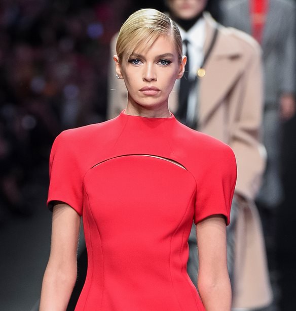 O &#x3BF;&#x3AF;&#x3BA;&#x3BF;&#x3C2; Versace &#x3B8;&#x3B1; &#x3C0;&#x3B1;&#x3C1;&#x3BF;&#x3C5;&#x3C3;&#x3AF;&#x3B1;&#x3C3;&#x3B5;&#x3B9; &#x3C8;&#x3B7;&#x3C6;&#x3B9;&#x3B1;&#x3BA;&#x3AC; &#x3C4;&#x3B7; &#x3C3;&#x3C5;&#x3BB;&#x3BB;&#x3BF;&#x3B3;&#x3AE; &#x3C4;&#x3BF;&#x3C5; &#x3C3;&#x3C4;&#x3BF; Fashion Week &#x3C4;&#x3BF;&#x3C5; &#x39C;&#x3B9;&#x3BB;&#x3AC;&#x3BD;&#x3BF;&#x3C5;