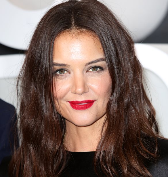 &#x397; Katie Holmes &#x3B1;&#x3BD;&#x3C4;&#x3B9;&#x3BC;&#x3B5;&#x3C4;&#x3C9;&#x3C0;&#x3AF;&#x3B6;&#x3B5;&#x3B9; &#x3C4;&#x3BF; &#x3BA;&#x3C1;&#x3CD;&#x3BF; &#x3BC;&#x3B5; &#x3C4;&#x3BF;&#x3BD; &#x3C0;&#x3B9;&#x3BF; stylish &#x3C4;&#x3C1;&#x3CC;&#x3C0;&#x3BF;