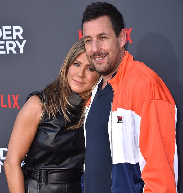 &#x39F;&#x3B9; &#x3C7;&#x3C1;&#x3AE;&#x3C3;&#x3C4;&#x3B5;&#x3C2; &#x3C4;&#x3BF;&#x3C5; Netflix &#x3C0;&#x3B1;&#x3C1;&#x3B1;&#x3BA;&#x3BF;&#x3BB;&#x3BF;&#x3CD;&#x3B8;&#x3B7;&#x3C3;&#x3B1;&#x3BD; &#x3C4;&#x3B1;&#x3B9;&#x3BD;&#x3AF;&#x3B5;&#x3C2; &#x3C4;&#x3BF;&#x3C5; Adam Sandler &#x3B3;&#x3B9;&#x3B1; &quot;&#x3C0;&#x3AC;&#x3BD;&#x3C9; &#x3B1;&#x3C0;&#x3CC; &#x3B4;&#x3CD;&#x3BF; &#x3B4;&#x3B9;&#x3C3;&#x3B5;&#x3BA;&#x3B1;&#x3C4;&#x3BF;&#x3BC;&#x3BC;&#x3CD;&#x3C1;&#x3B9;&#x3B1; &#x3CE;&#x3C1;&#x3B5;&#x3C2;&quot;