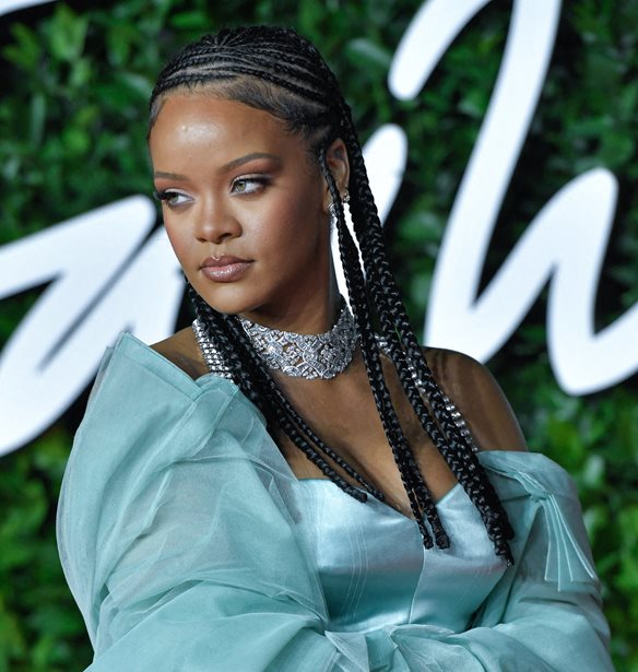 Rihanna knows best | &#x3A4;&#x3BF; &#x3BA;&#x3BB;&#x3B5;&#x3B9;&#x3B4;&#x3AF; &#x3B3;&#x3B9;&#x3B1; &#x3AD;&#x3BD;&#x3B1; &#x3AC;&#x3C8;&#x3BF;&#x3B3;&#x3BF; &#x3BC;&#x3B1;&#x3BA;&#x3B9;&#x3B3;&#x3B9;&#x3AC;&#x3B6; &#x3B5;&#x3AF;&#x3BD;&#x3B1;&#x3B9; &#x3C4;&#x3BF; &#x3C3;&#x3C9;&#x3C3;&#x3C4;&#x3CC; skincare