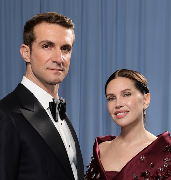 Dasha Zhukova - &#x3A3;&#x3C4;&#x3B1;&#x3CD;&#x3C1;&#x3BF;&#x3C2; &#x39D;&#x3B9;&#x3AC;&#x3C1;&#x3C7;&#x3BF;&#x3C2; | &#x3A3;&#x3C0;&#x3AC;&#x3BD;&#x3B9;&#x3B1; &#x3B2;&#x3C1;&#x3B1;&#x3B4;&#x3B9;&#x3BD;&#x3AE; &#x3B5;&#x3BC;&#x3C6;&#x3AC;&#x3BD;&#x3B9;&#x3C3;&#x3B7; &#x3C3;&#x3B5; gala &#x3C3;&#x3C4;&#x3B7; &#x39D;&#x3AD;&#x3B1; &#x3A5;&#x3CC;&#x3C1;&#x3BA;&#x3B7;