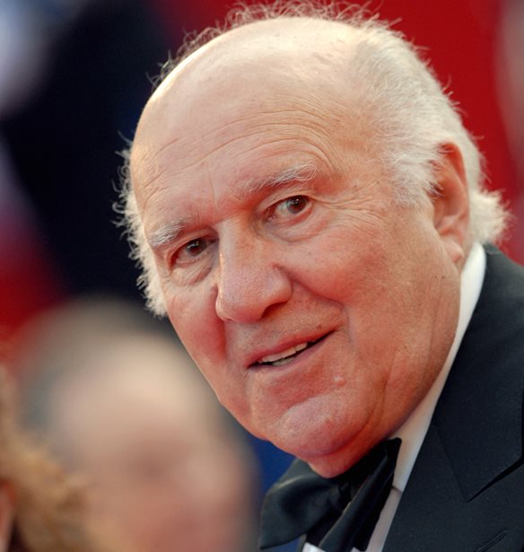 &#x388;&#x3C6;&#x3C5;&#x3B3;&#x3B5; &#x3B1;&#x3C0;&#x3CC; &#x3C4;&#x3B7; &#x3B6;&#x3C9;&#x3AE; &#x3BF; &#x3C3;&#x3C0;&#x3BF;&#x3C5;&#x3B4;&#x3B1;&#x3AF;&#x3BF;&#x3C2; Michel Piccoli