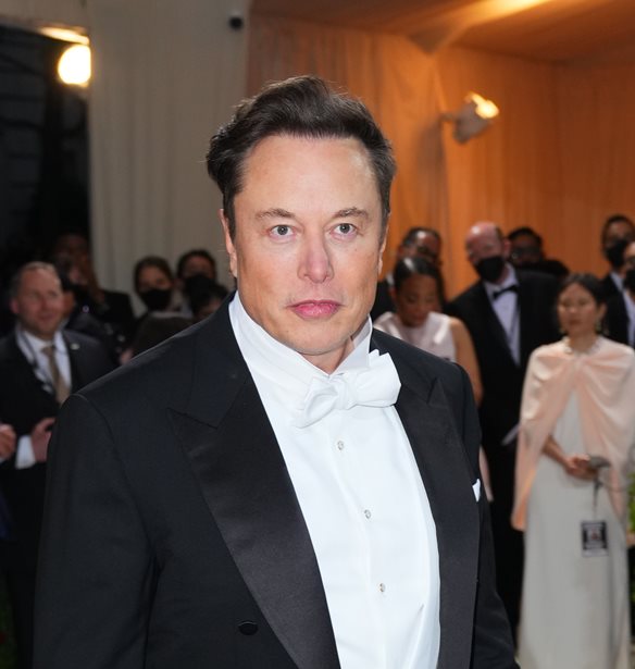 Elon Musk | &#x3A3;&#x3B5; &#x3C1;&#x3BF;&#x3BC;&#x3B1;&#x3BD;&#x3C4;&#x3B9;&#x3BA;&#x3AE; &#x3B1;&#x3C0;&#x3CC;&#x3B4;&#x3C1;&#x3B1;&#x3C3;&#x3B7; &#x3C3;&#x3C4;&#x3BF; St. Tropez &#x3BC;&#x3B5; &#x3C4;&#x3B7; &#x3BD;&#x3AD;&#x3B1; &#x3C4;&#x3BF;&#x3C5; &#x3C3;&#x3CD;&#x3BD;&#x3C4;&#x3C1;&#x3BF;&#x3C6;&#x3BF;